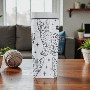 Savannah Cat Graverad Owala SmoothSip Slider Isolerad Rostfri Stålmugg – 355 ml 600 ml – Prickig Exotisk Kattmugg – Present till Kattälskare bild 5