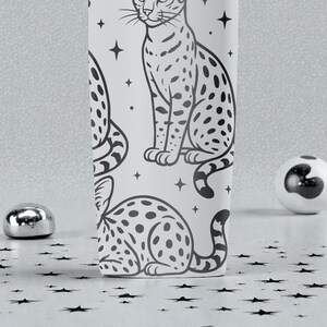 Savannah Cat Graverad Owala SmoothSip Slider Isolerad Rostfri Stålmugg – 355 ml 600 ml – Prickig Exotisk Kattmugg – Present till Kattälskare bild 8