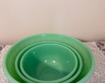 Vintage Fire-King Jadeite Swirl Mixing Bowls Set of 3, 6 7 8 Inch Nesting Bowls