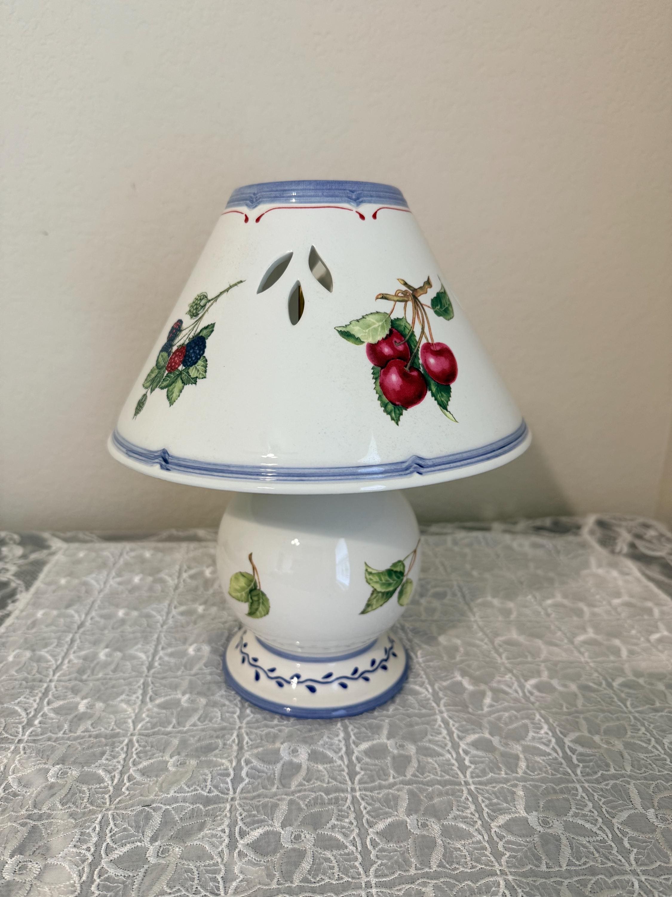 Villeroy & Boch キャンドルハウス Vintage Villeroy & Boch Cottage Candle Lamp W/shade, Discontinued