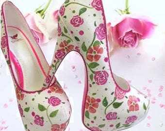 SALE!!!!!!   Vintage Rose High Heel Pumps