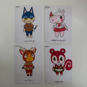 Puede incluir: Cuatro tarjetas de personajes ilustrados con animales. Los personajes incluyen un gato azul, un rinoceronte rosa, un ciervo marr&oacute;n y una ardilla roja. Cada tarjeta tiene un nombre de personaje y una fecha. Las tarjetas est&aacute;n sobre un fondo blanco.
