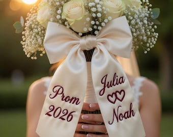 Spersonalizowany haftowany szarf na bukiet balowy, kokarda z imieniem, owijanie bukietu z monogramem, prezent dla pary na bal