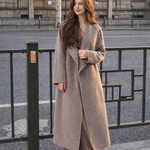 Manteau long en laine mélangée pour femme, manteau portefeuille noir avec ceinture, pardessus d'hiver minimaliste élégant