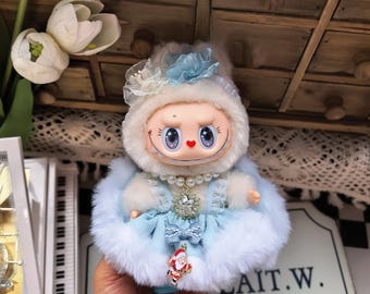 Labubu Outfit Kleider-Set für 17 cm Sammelfiguren, Handgefertigtes Gemütliches Kostüm mit Accessoires