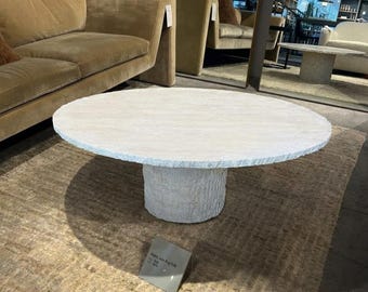 Mesa de centro de mármol travertino / Mesa redonda de diseño escultural