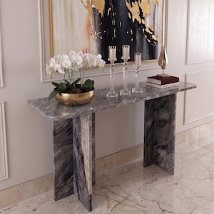Consolle in marmo grigio / Mobile moderno con gambe incrociate per l'ingresso