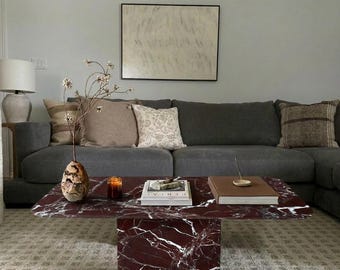 Mesa de centro de mármol Rosso Levanto – Pedestal escultural, mobiliario de lujo en piedra natural.