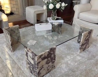 Mesa de centro de mármol Calacatta Viola – Mesa baja con pedestal escultural