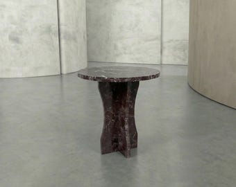 Mesa auxiliar de mármol Rosso Levanto / Mesita de noche con pedestal escultural / Mesa de entrada moderna de diseño italiano