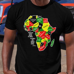 Camiseta unisex "África nunca ha necesitado al mundo"/Camiseta africana/Camiseta de la Madre Patria/Oro africano