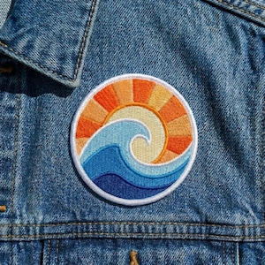 Ocean Wave and Sun Embroidered Patch Retro Beach Applique Iron On Surf Decal for Backpack