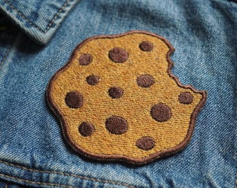 Bitten Chocolate Chip Cookie Embroidered Patch Sweet Dessert Applique Iron On Snack Decal for Denim Jacket