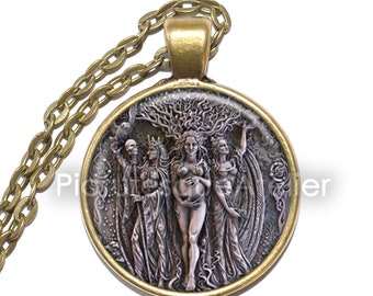 TRIPLE GODDESS Necklace/Keyring, Hecate, the Maiden, the Mother, the Crone, Wicca, Symbol, Moon Goddess, Neopagan, Glass Pendant