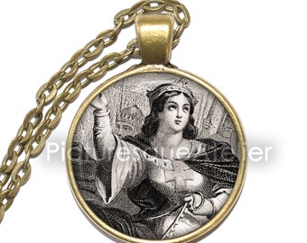ELEANOR OF AQUITAINE Necklace/Keyring, Queen, Powerful, France, England, Richard the Lionheart, John of England, Strong Women, Glass Pendant
