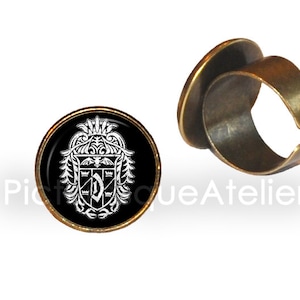 DRACULA CREST Cabochon Ring, Family Crest, Coat of Arms, Vlad III, Transylvania, Vlad the Impaler, Vlad Tepes, Count, Vampire, Romania