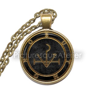 BUTMONO Halskette, Beschwörung Sigil, Dämon, Dämon der Gier, Kunst Anhänger Halskette, handgemachter Schmuck, Glasanhänger