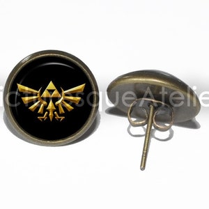 Boucles d'oreilles TRIFORCE Stud, The Royal Crest, Legend of Zelda, Ocarina of Time, Sans nickel, Sans plomb, Sans cadmium, Bronze, Acier inoxydable image 1