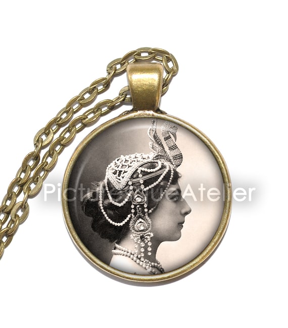 Collier Pendentif Bronze Avec Cabochon Danseuse 25mm - Longueur 56-60 Cm