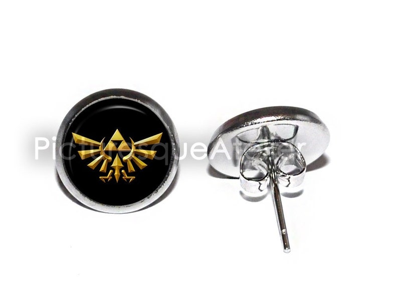 Boucles d'oreilles TRIFORCE Stud, The Royal Crest, Legend of Zelda, Ocarina of Time, Sans nickel, Sans plomb, Sans cadmium, Bronze, Acier inoxydable image 2