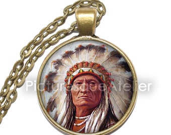 SITTING BULL Necklace/Keyring, Tȟatȟáŋka Íyotake, Hunkpapa Lakota, Sioux, Indian, Native American, Leader, Chief, Glass Pendant
