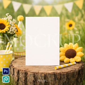 Maqueta de invitación de girasol de 5x7 (PSD) / Plantilla de invitación de cumpleaños de verano / Maqueta de tarjeta para fiesta al aire libre / Objeto inteligente editable