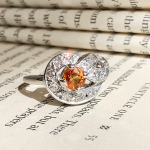 Vintage Orange Sapphire & Diamond White Gold Infinity Style Ring - Size 7.5