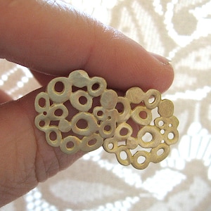 Gold circle studs , Organic post earrings , Asymmetric hammered gold stud earrings
