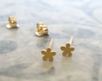 14K Solid gold tiny flower studs