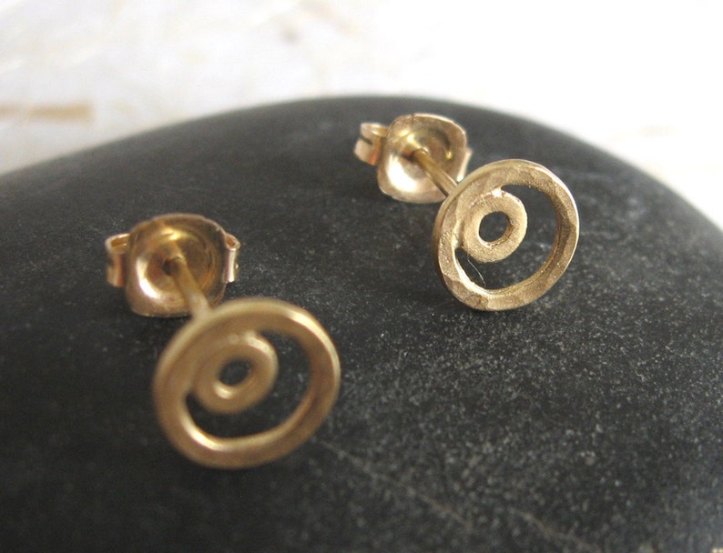 Gold circle Studs , Small everyday post earrings , Gold swirl stud earrings image 4