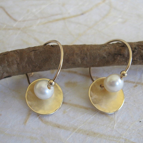 Gold pearl earrings hammered disc hoop earrings 14k Gold filled hoops