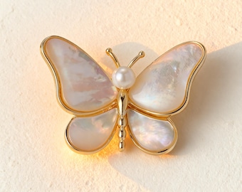 Hand natürliche Perlmutt Schmetterling Brosche, Süßwasser Perle Cocoon Design Pin, elegante Gold Insekt Brosche, einzigartige Statement Schmuck Geschenk