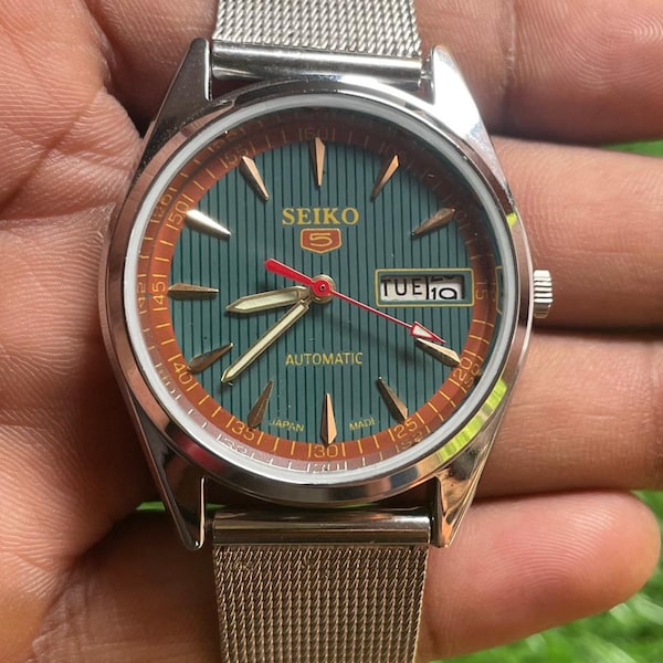 Seiko 5 Automatic Men’s Watch, Green Dial, Stainless Steel Mesh Strap, Day Date, Vintage Look