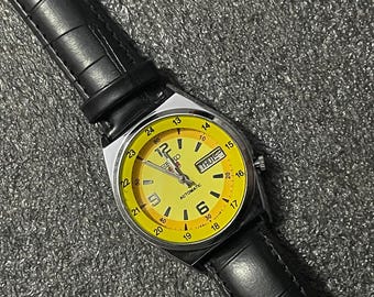 Vintage Seiko 5 Automatic Watch, Yellow Dial, Day Date, Men’s Wrist watch