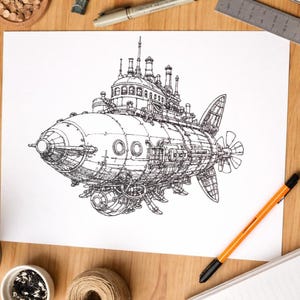 Può includere: Illustrazione dettagliata in bianco e nero di un sottomarino steampunk. Il disegno presenta intricati dettagli meccanici, tra cui un'elica, oblò e vari tubi e strutture. L'opera d'arte è su carta bianca, con penne e forniture artistiche visibili.