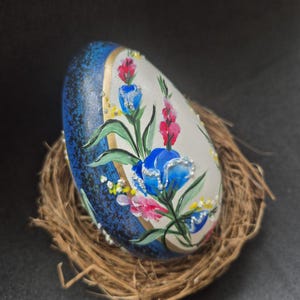 Stort gåsägg Pysanka – Handmålad blommig ukrainsk påskdekoration