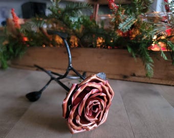 Rosa de metal (acero/cobre) hecha a mano