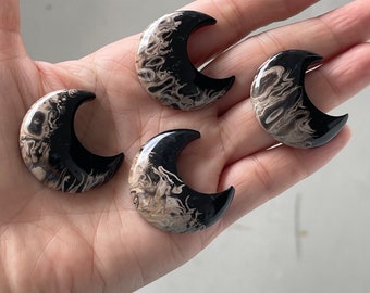 Lovely 4 Pcs of  Palm Root Moon Shape