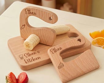 Ensemble de couteaux et de planche à découper en bois personnalisés pour enfants, jouet de cuisine Montessori personnalisé, cadeau de chef gravé pour tout-petits, souvenir de premier anniversaire