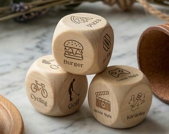 Op maat gegraveerde houten beslissingsdobbelstenen, gepersonaliseerd date-avondspel, grappig cadeau voor koppels, beslisser over eten