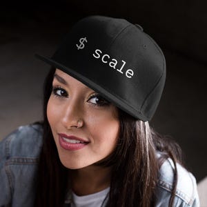 Programmer Snapback Hat, Developer Cap, Coding Gift, Startup, DevOps, Geek, IT, Computer, Scale Embroidered Bild 3