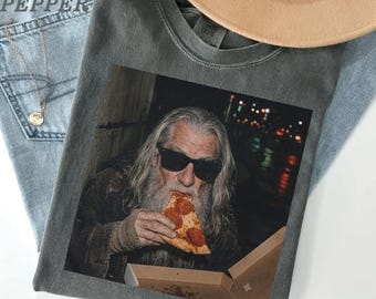 Camiseta de pizza de Gandalf, camiseta retro de los 90 con meme de mago, camiseta gráfica Comfort Colors DTF, regalo para amantes de la pizza