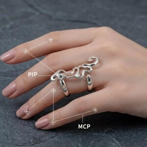 MCP-ledskena i sterlingsilver: Ulnardrift, artritstöd, justerbara knogsmycken
