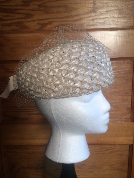 Vintage Cream White Raffia Straw Hat Groovy 60s Ha