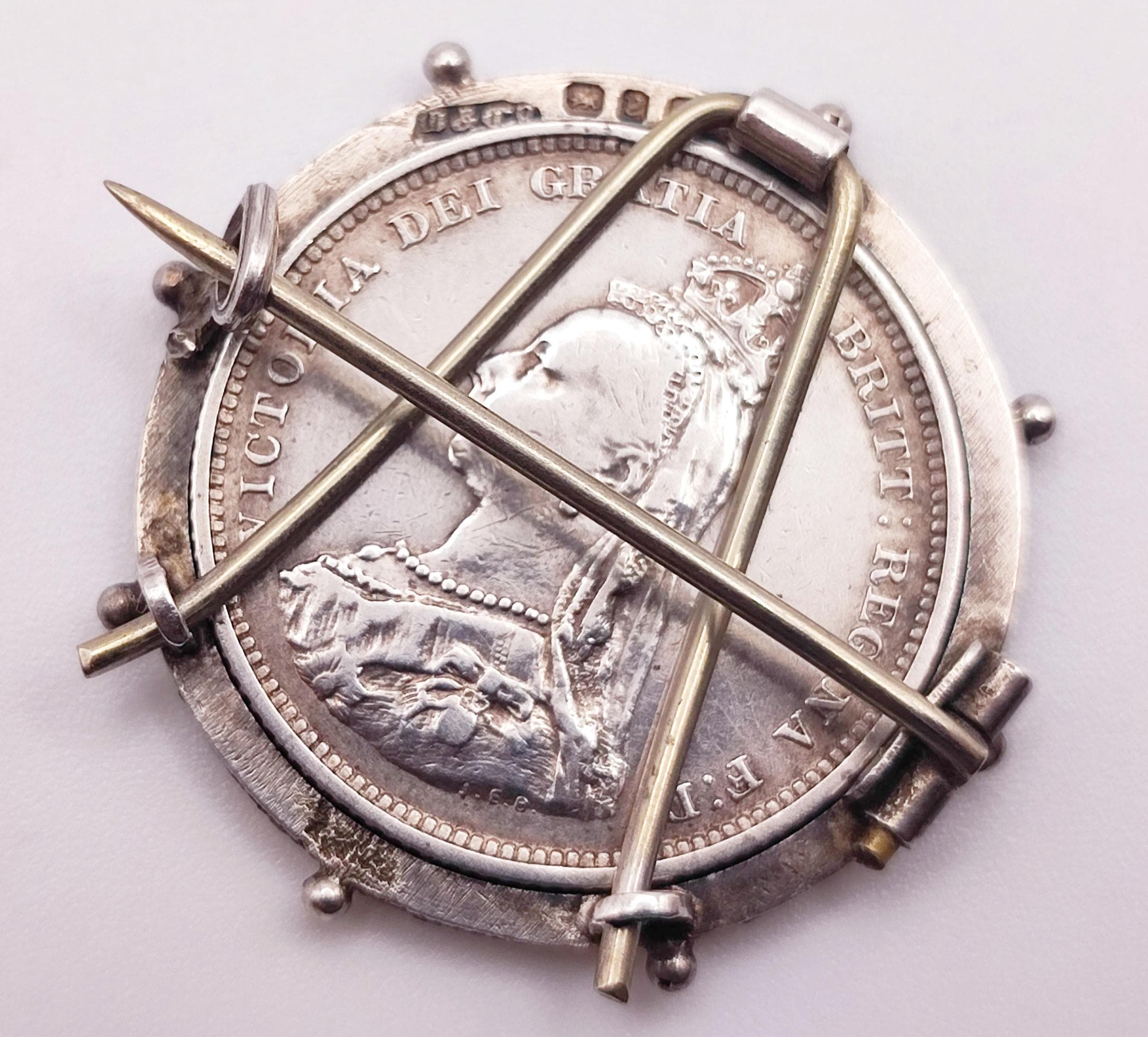 Queen victoria brooch - Etsy 日本