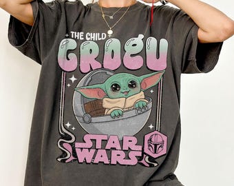 chemise vintage Star Wars Grogu couleurs confort, t-shirt Disney Baby Yoda, chemise cadeau Mandalorian de science-fiction rétro, tenues de voyage en famille Disney fan mignon