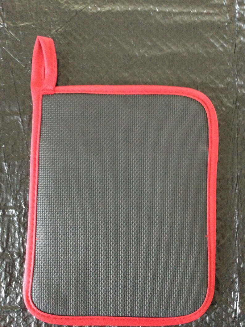 Red Pot holder with pocket image 2