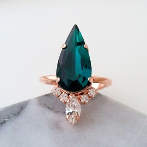 Emerald ring,Emerald statement ring,Emerald Cocktail ring,Dark green ring,Crystal ring,Raindrop shape ring,Victorian Style Ring,Rose gold