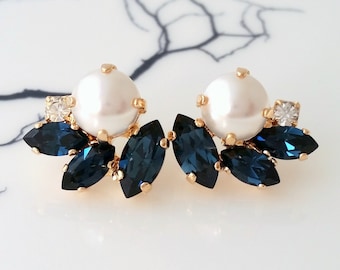 Pearl navy blue earrings,Navy blue Bridal earrings,Pearl Bridal Cluster earrings,Bridal Pearl blue Earrings,Pearl blue Bridesmaids gift,