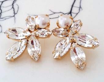 Bridal earrings pearl,Pearl Bridal earrings,Pearl earrings,Cluster earrings,Pearl and crystal earrings,Wedding earring,Crystal Earrings